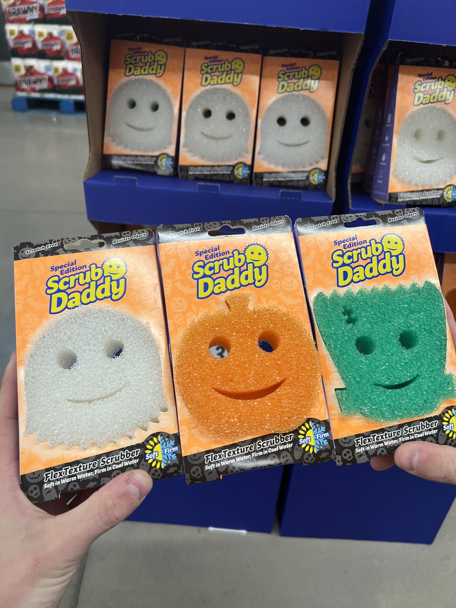 im sobbing look at the halloween scrub daddies