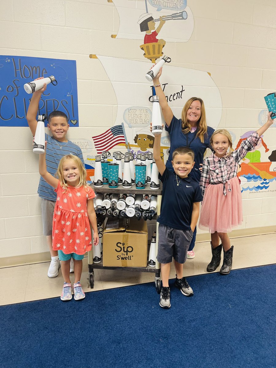 lstark25's tweet photo. Big shout out to Hydrate EDU and @swellbottle for providing our students with S’well water bottles!! They are so excited! @PaulKishEdu @faziojennifer5 https://t.co/QQMduqlrvq