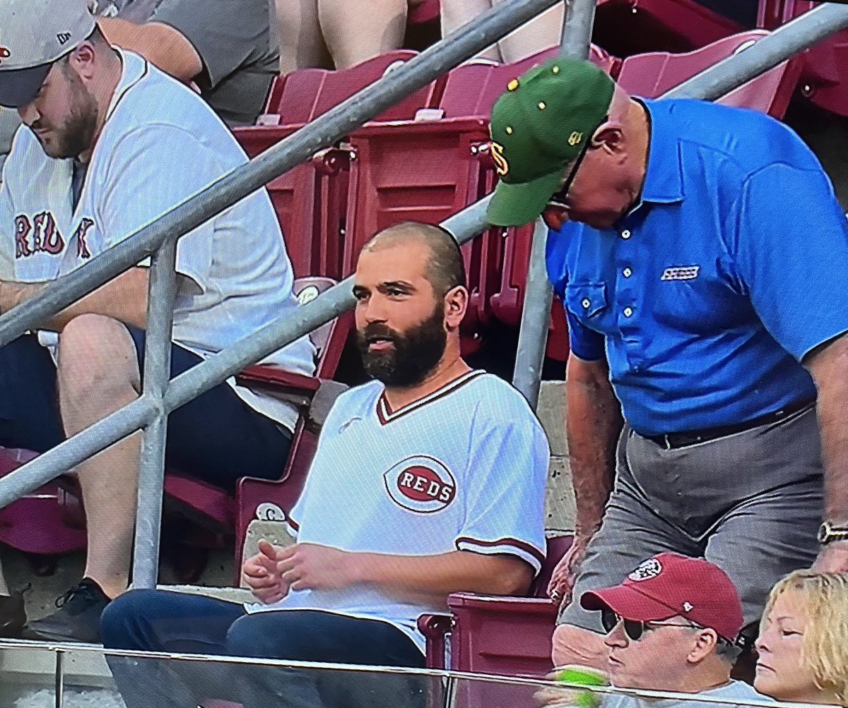 This is so awesome. Joey Votto (out for the season) is walking around the stands at the @Reds game. He’s hanging with fans, taking selfies, signing autographs, and sitting with kids to watch with them.