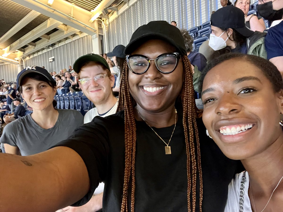 In order to be an IIP employee, you have to divert to being a Yankees fan! (FYI Harry is a die hard Red Sox fan 😂). #IIPTakesYankeeStadium