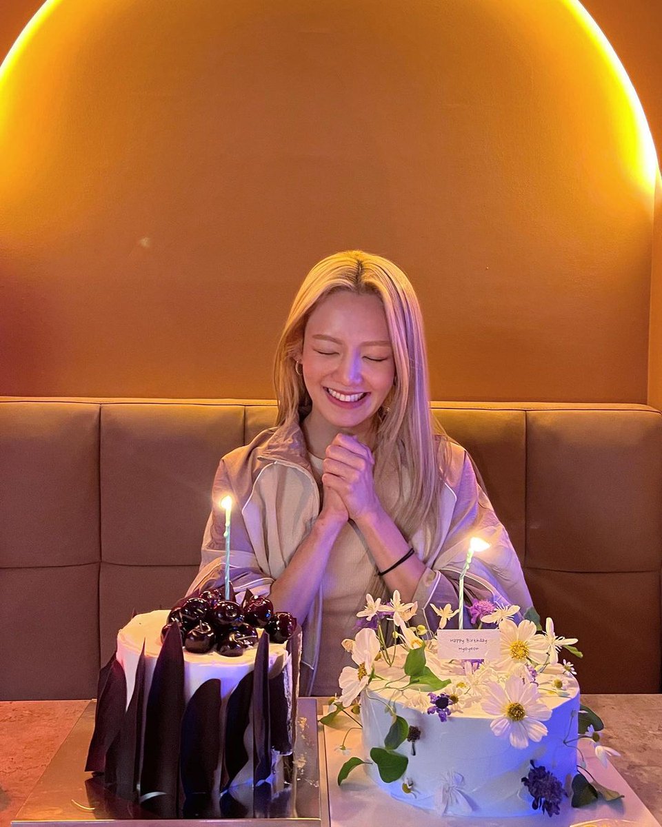 SNSD_4ranghae's tweet photo. [INSTAGRAM] hyoyeon_x_x: 

미안하지만 오늘은 내가 제일 행복할게🥰
.
.
#효탄절

https://t.co/6QtaH6K1sq https://t.co/cKQUiadn7v