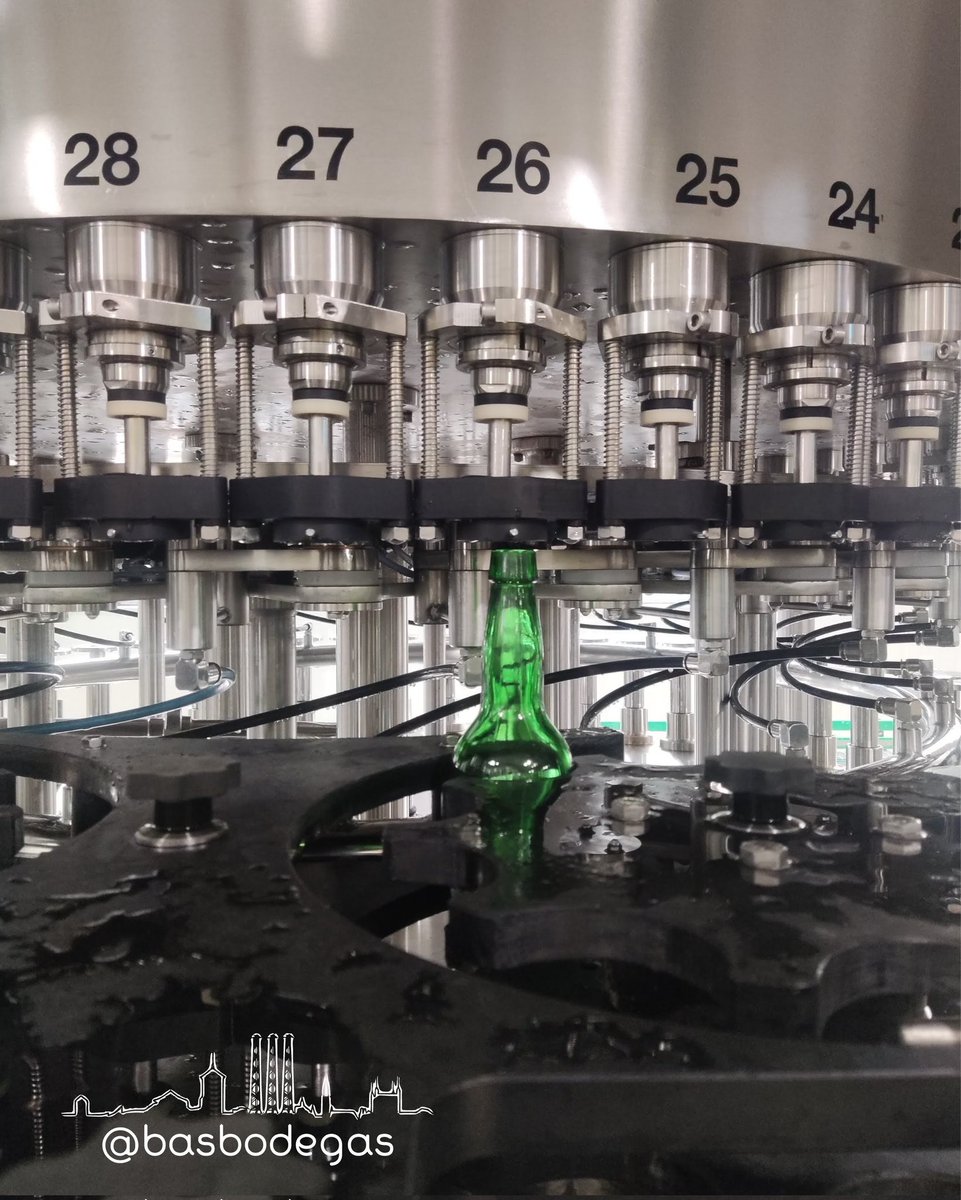 BasBodegas's tweet image. Produciendo la mejor #Sidra para ti. Construyendo experiencias gastronómicas junto a @sidra_menendez #BASBODEGAS
👉 bit.ly/3qJVjNL 🌐
🔝🍏🔝
#nuevatemporada #natural #manzana #apple #SidraMenendez #wine #enjoy #nadiedicenada  #Gastronomia #photography #bodega #Spain