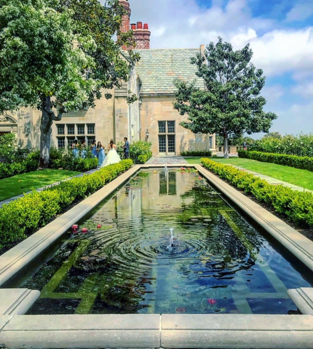 planitcosmo's tweet photo. A Bel Air favorite!  Book your Dream Location for your dream wedding today! 🌹 #CastlesForWeddings #Castles #MansionsForWeddings #DreamWeddings #WeddingPlanning #WeddingPlanningCertificationProgram #LosAngelesWeddings https://t.co/R8wq9yiohV