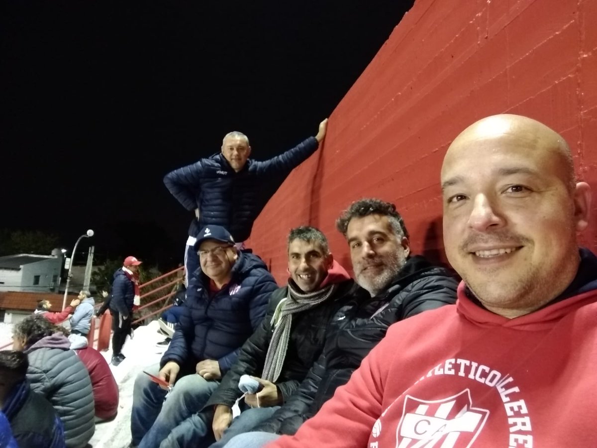 centeanario's tweet photo. Amistad y familia https://t.co/OkJ11YNDC4