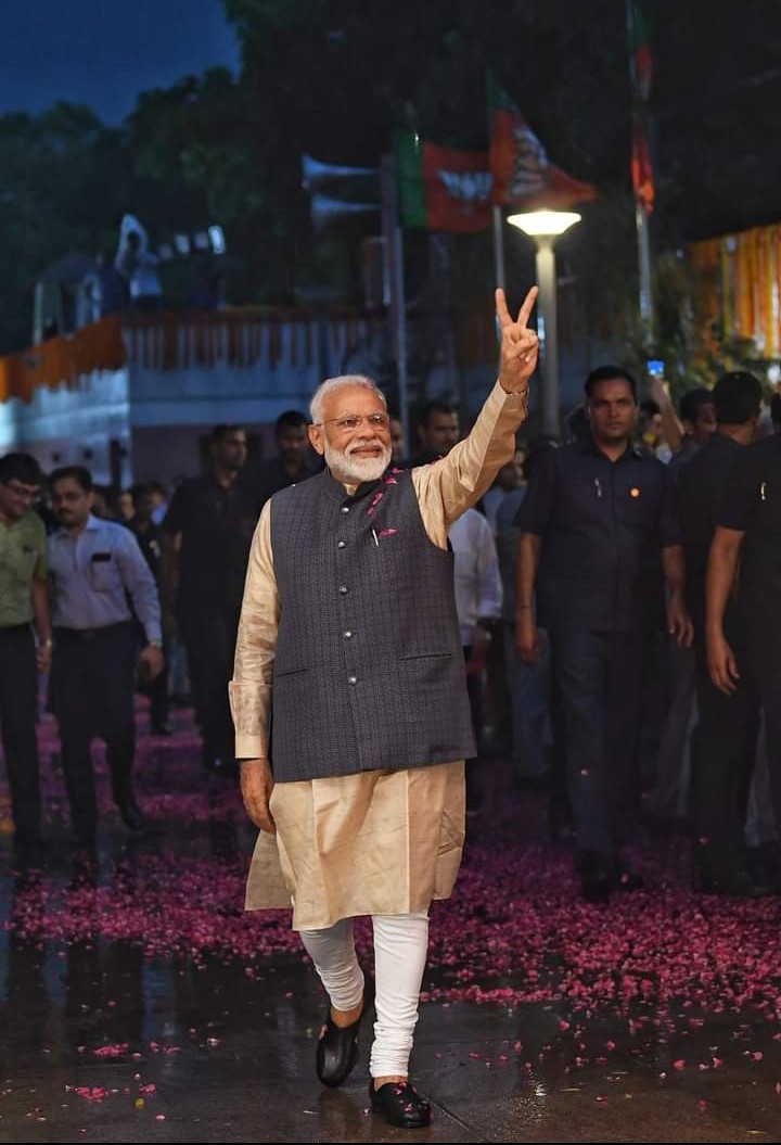 DalwadiNishit's tweet photo. મોદીજી નુ ગુજરાત
 #DevusinhChauhan #narendtamodi #DrPrashantkorat #crpatilsir #amitshahwithntr https://t.co/ZaP37UDi5V