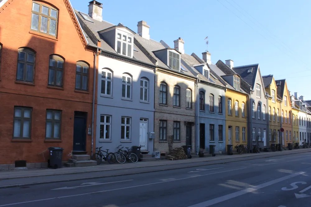 MinsonValentin's tweet photo. 100 Days in Copenhagen                               100 Photos in my genesis collection, I tried to highlight the light and hope from daily citylife.                                        100 Pictures of this Collection here 👉 https://t.co/O6ExLipCU0 https://t.co/ggAlW71mMW
