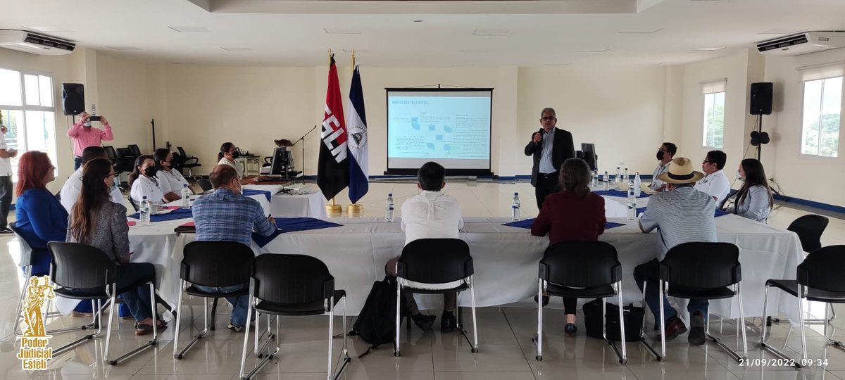 PJEsteli's tweet photo. 1/1 El director del Banco Mundial para Centroamérica y República Dominicana, Michel Kerf, visitó las instalaciones del Registro Público en Estelí, el propósito de la visita correspondía conocer cómo funcionaba anteriormente el Registro y el Catastro antes de la Modernización -- https://t.co/qK6UAnySQu