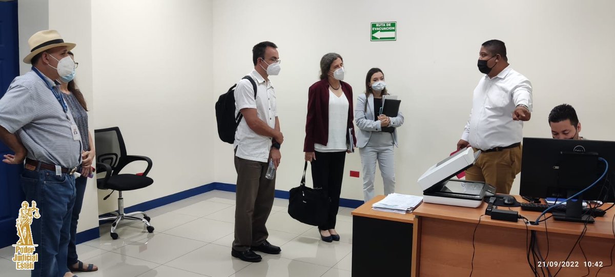 PJEsteli's tweet photo. 1/1 El director del Banco Mundial para Centroamérica y República Dominicana, Michel Kerf, visitó las instalaciones del Registro Público en Estelí, el propósito de la visita correspondía conocer cómo funcionaba anteriormente el Registro y el Catastro antes de la Modernización -- https://t.co/qK6UAnySQu