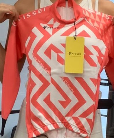 PalomarJulian's tweet photo. #CopaValencianaCX  #GPFelipeOrts 
Los maillots de la Copa Valenciana de CX esperan a sus primeros propietarios en la prueba que homenajea el sábado a Felipe Orts en La Vila
@felipeorts15
@Pissei 
https://t.co/bPUiwj7Z61… https://t.co/hsJ0kaCA2J