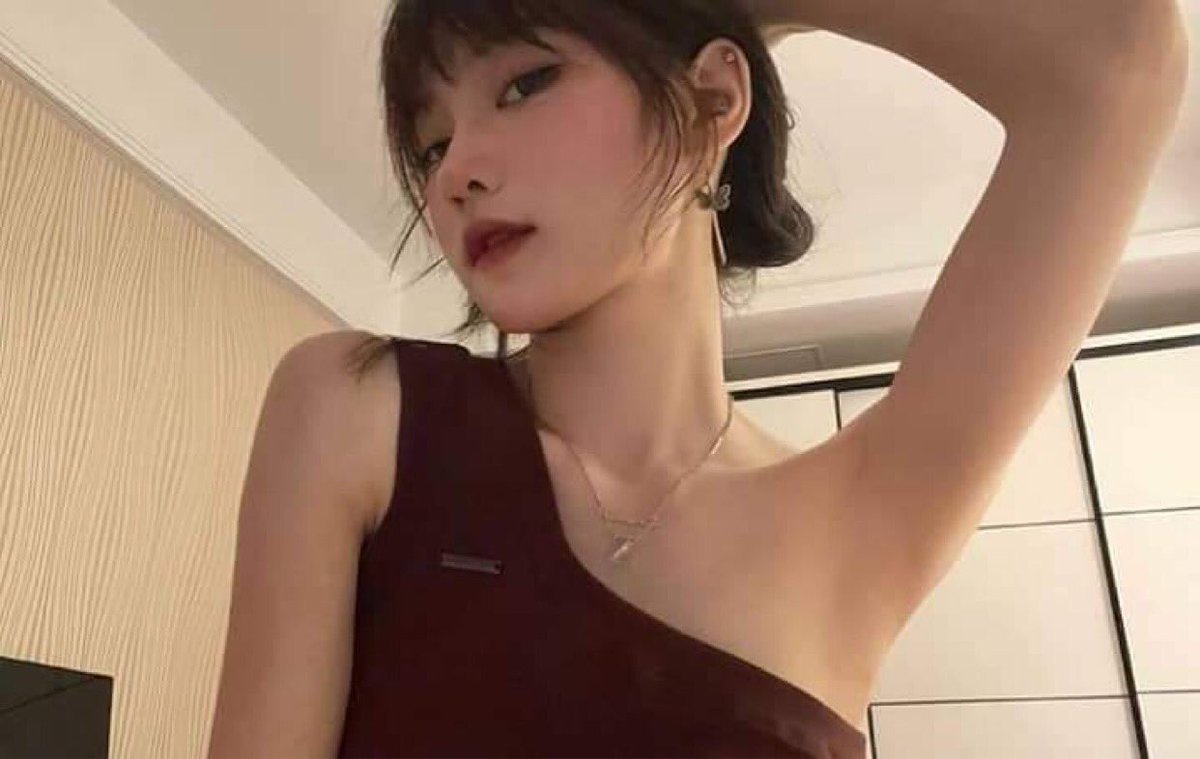 Kid36076100's tweet photo. Mọi người kiểu gì cũng nghĩ e l��y ảnh mạng:< nhưng cứ gọi điện hoặc gọi vid cho e là biết liềnnn: 076 4080552 https://t.co/4wsmGnDL3x