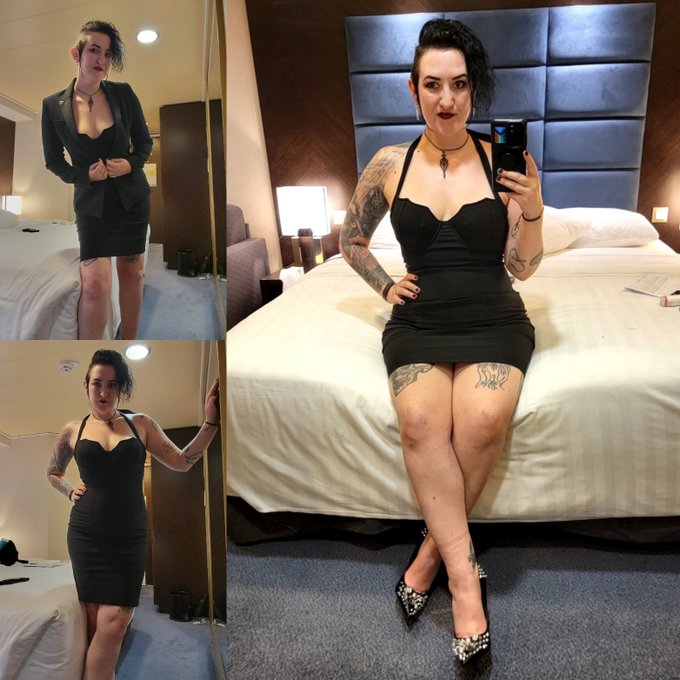 Please ignore the bruised knees (because that's obviously the first thing you noticed) https://t.co/<a href="/tag/bluemonday"class="tags"><span>#bluemonday</span></a><a href="/tag/smcontest"class="tags"><span>#smcontest</span></a>