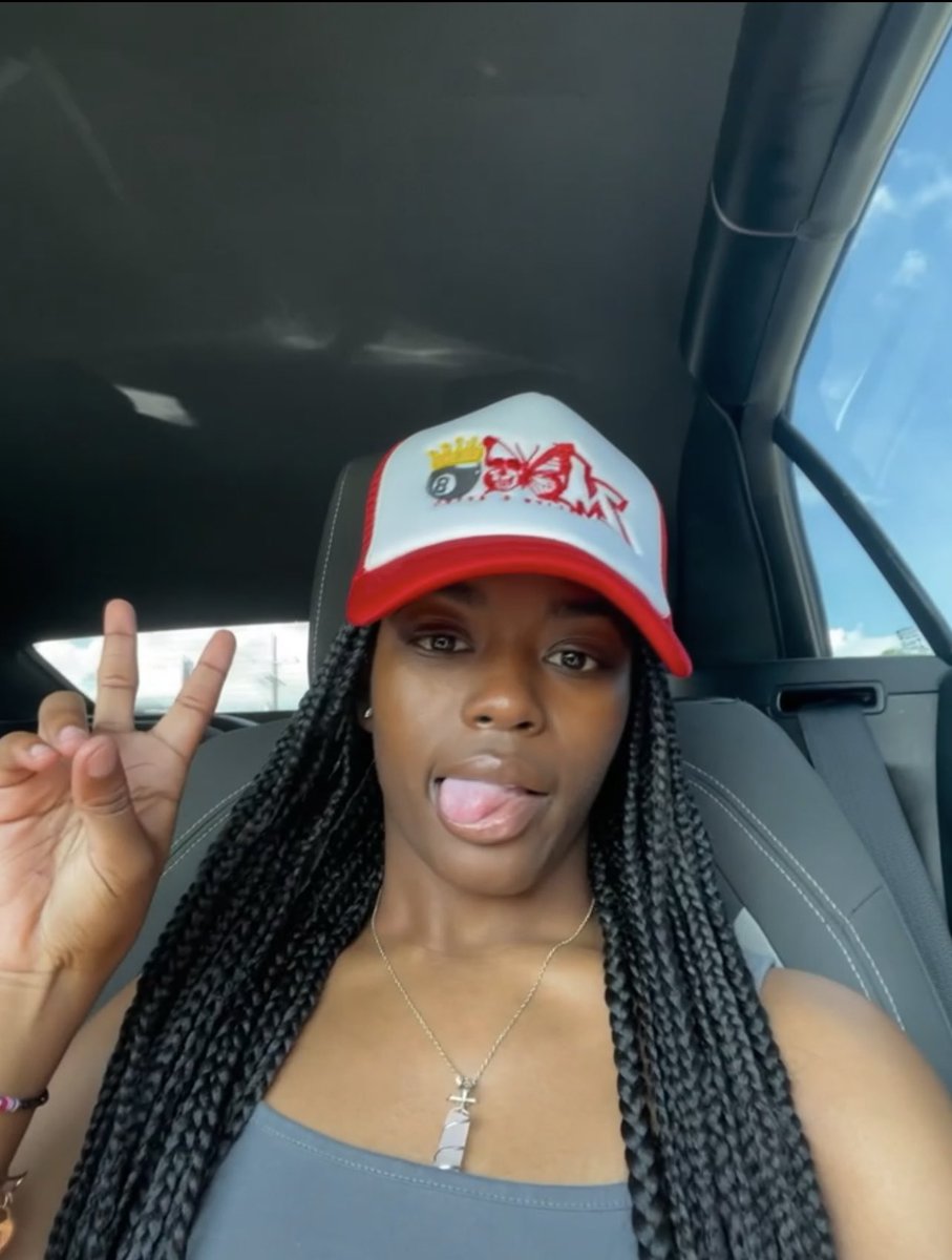 camillechantae's tweet photo. loving myself real bad these days cause nobody else will fareal fr https://t.co/2ltTNvQyU1