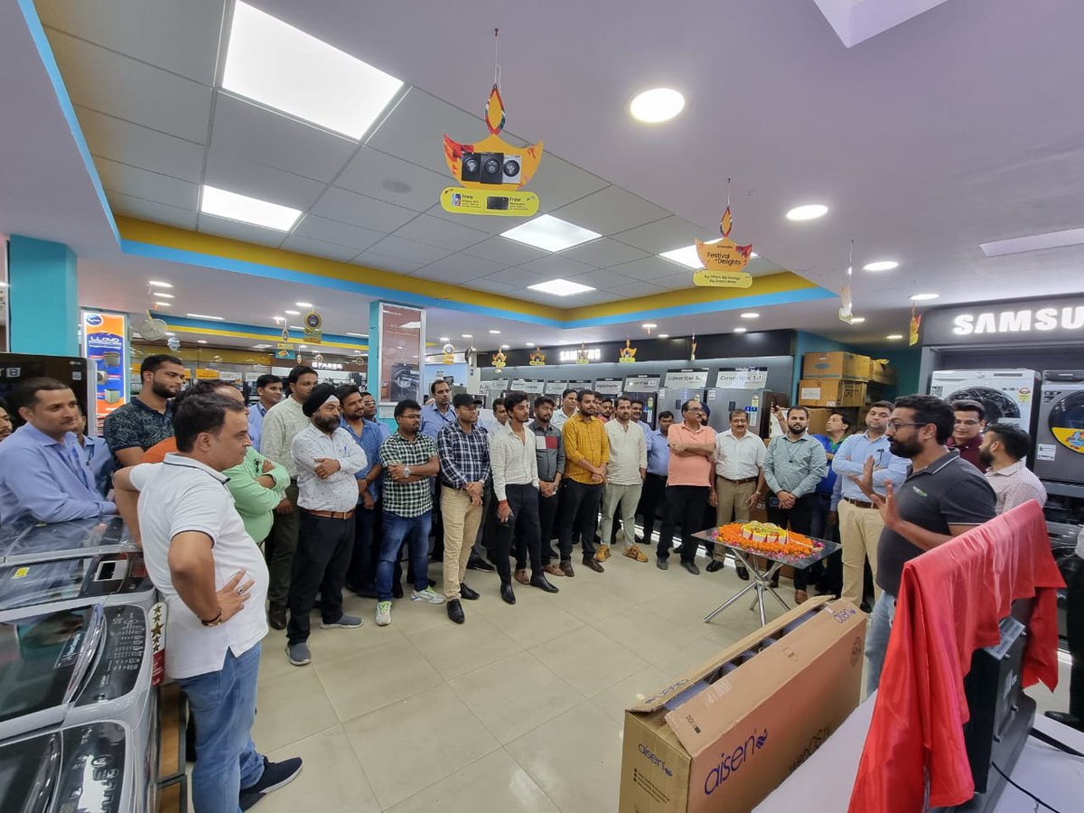 Valueplusindia1's tweet photo. We are proud to launch the most revolutionary TV Powered by WebOS with ThinQ Technology. 🖥
A big thank you to all the proud partners, associates, and attendees for making this launch memorable. Our goal is to bring you the best products as always.
#AisenTV #Aisen #ThinkQ #Webos https://t.co/zvuWqdAdOb