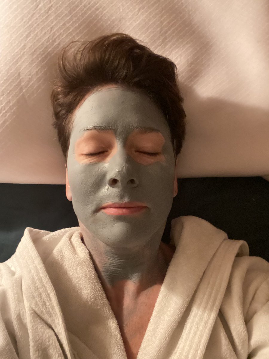 LindaMiriam's tweet photo. Goooodmeurrrning! π€©When Joe Arr Asked Toe Doe Eej Wurruksjop Fooβ Biejoetie Produkt Owwwnurs Ent So On, Loek In Zhu Miwwow Ent Ssink Oja! Koet Aiidiejjj #freepublicity #mgihn #workshop #PakdePers https://t.co/NVZhVJLFx3