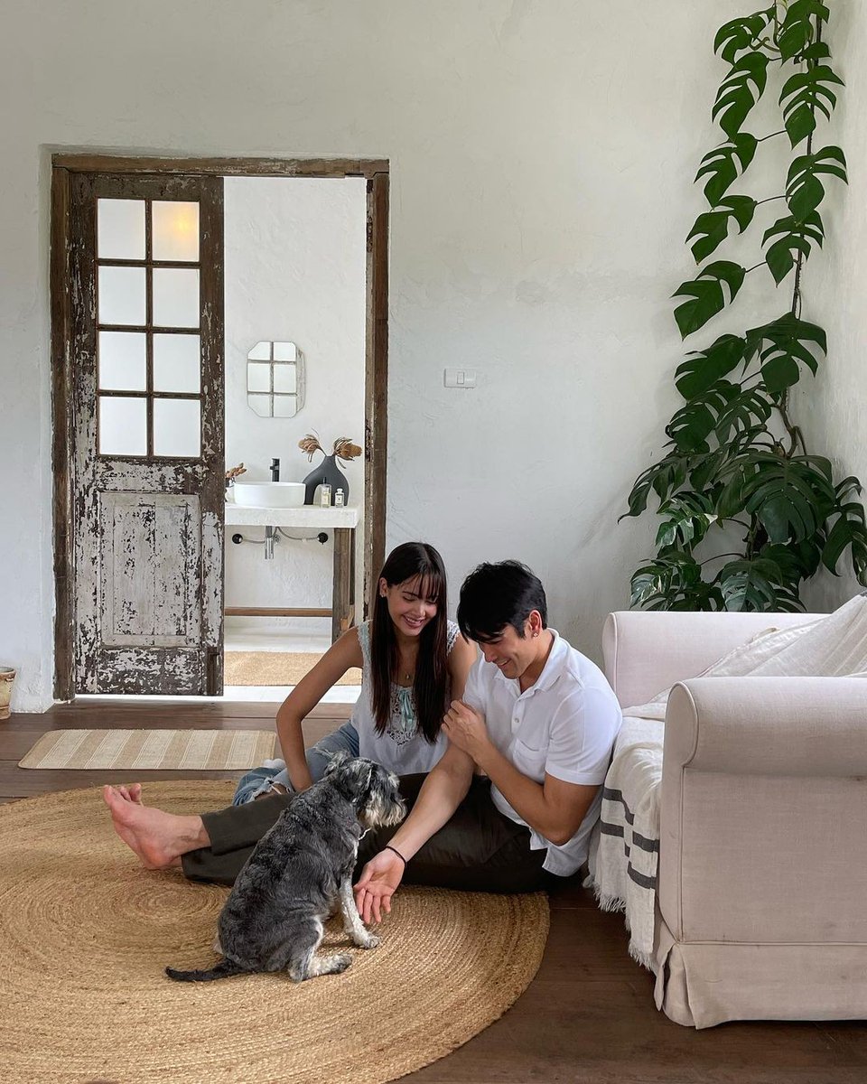 Kanlaya88899's tweet photo. Posted @withrepost •ความน่ารัก🐕🥰 @wit_littletree ความน่ารักของน้อง @urassayas @kugimiyas 
#whisperingcafe 
#whisperingland 
#whisperingland_littletree 
#littletreegarden 
#littletreelandscape #ณเดชน์ญาญ่า https://t.co/xdxbIbwIj0