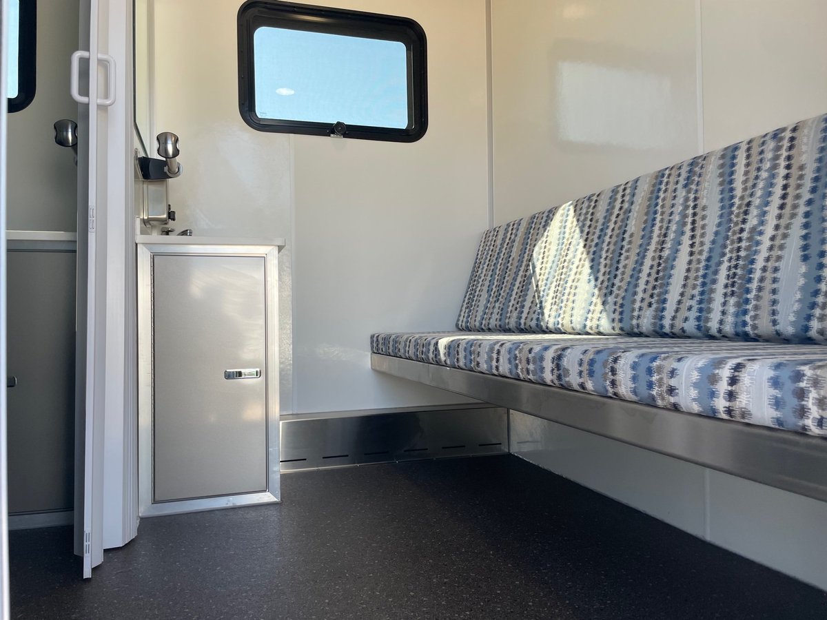 FilmFleet's tweet photo. Meet 257! Our spectacular Ultra 53' 8-Room Honeywagon! 

#film #teamster #filmtexas #movie #movietrailers  #production #louisianafilm #oklahomafilm #filmmakers #honeywagon #restroomtrailers #crewmembers #crewlife https://t.co/ofGSzhuvjZ