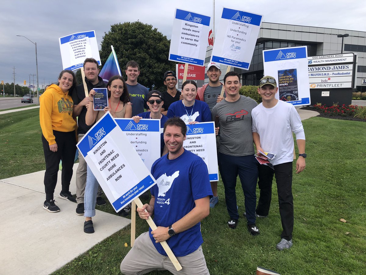 opseu462's tweet photo. Thanks to everyone who showed up for our rally today and to all the motorists who waved and honked! 😊 We really appreciated the support! https://t.co/cigqRP86JH