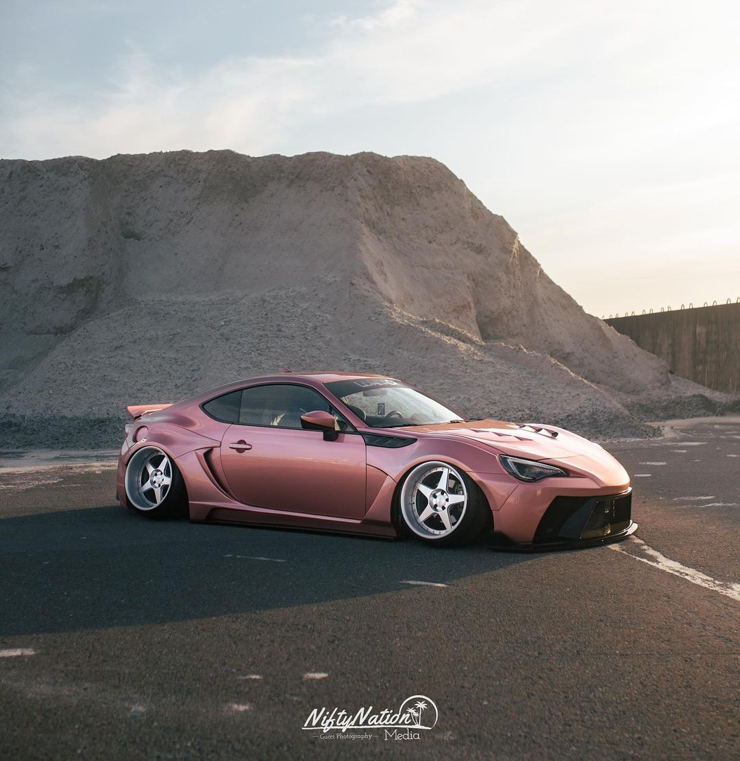 vividracingcom's tweet image. What color would you choose for your FRS? 🏎💨  We love this pink!
.
🏎: @fzrns6
📸: @gucci_e46m3 
.
#frs #rumblebros #seibon #bigwanggang #jdmvibe #tuned #slammedenuff #jdmcars #loweredstandards #slammedcars #jdmgang #jdm #stancewars #cleanculture #slammedsociety #hotboi
