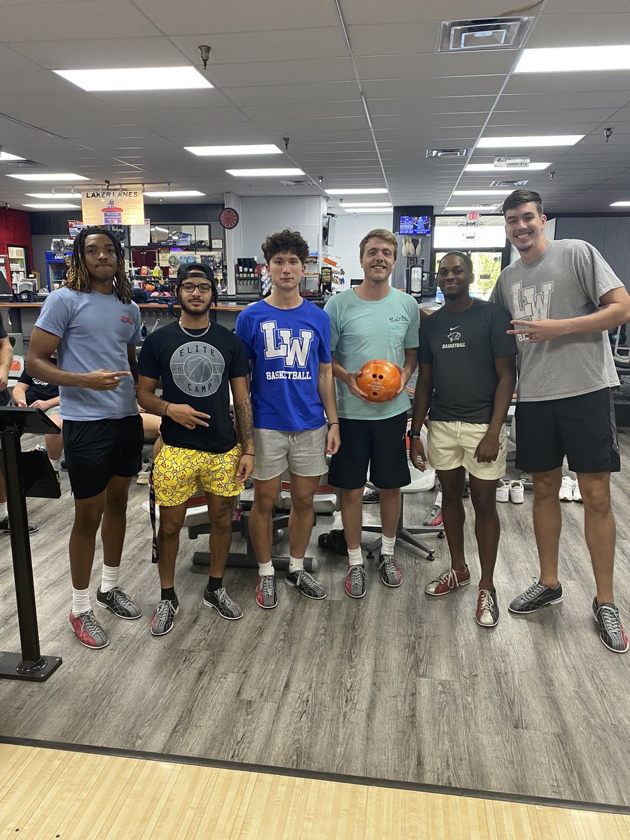 Finished the preseason conditioning this afternoon at Laker Lanes with a friendly bowling tournament! Congrats to the winning team! #BlueRaiderHoops #ForEachOther