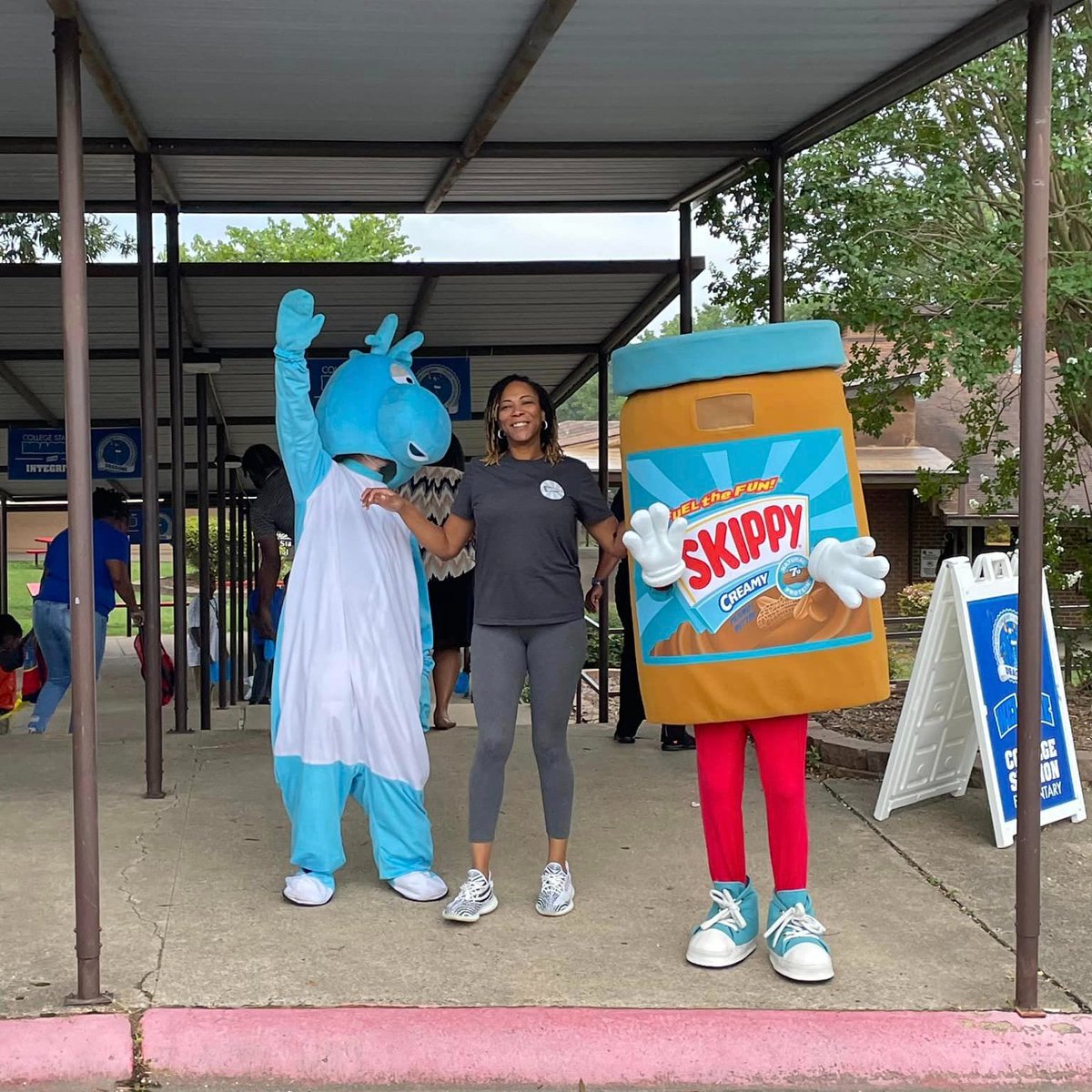 pcssdschools's tweet photo. Skippy Foods recently dropped off some goodies at COLLEGE STATION ELEMENTARY! Thank you for your support of our community and families! #pcssdproud #equityandexcellence https://t.co/PL1dCgPBSL