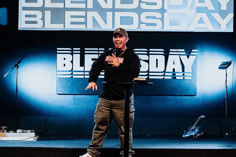 blendflc_'s tweet photo. “Me Personally” tonight was one for the books!! 🔥🔥 From Pastor @calebbijan message about honor to eating donuts on a string it was an awesome #Blendsday 🤩 https://t.co/DqBxnk19V5