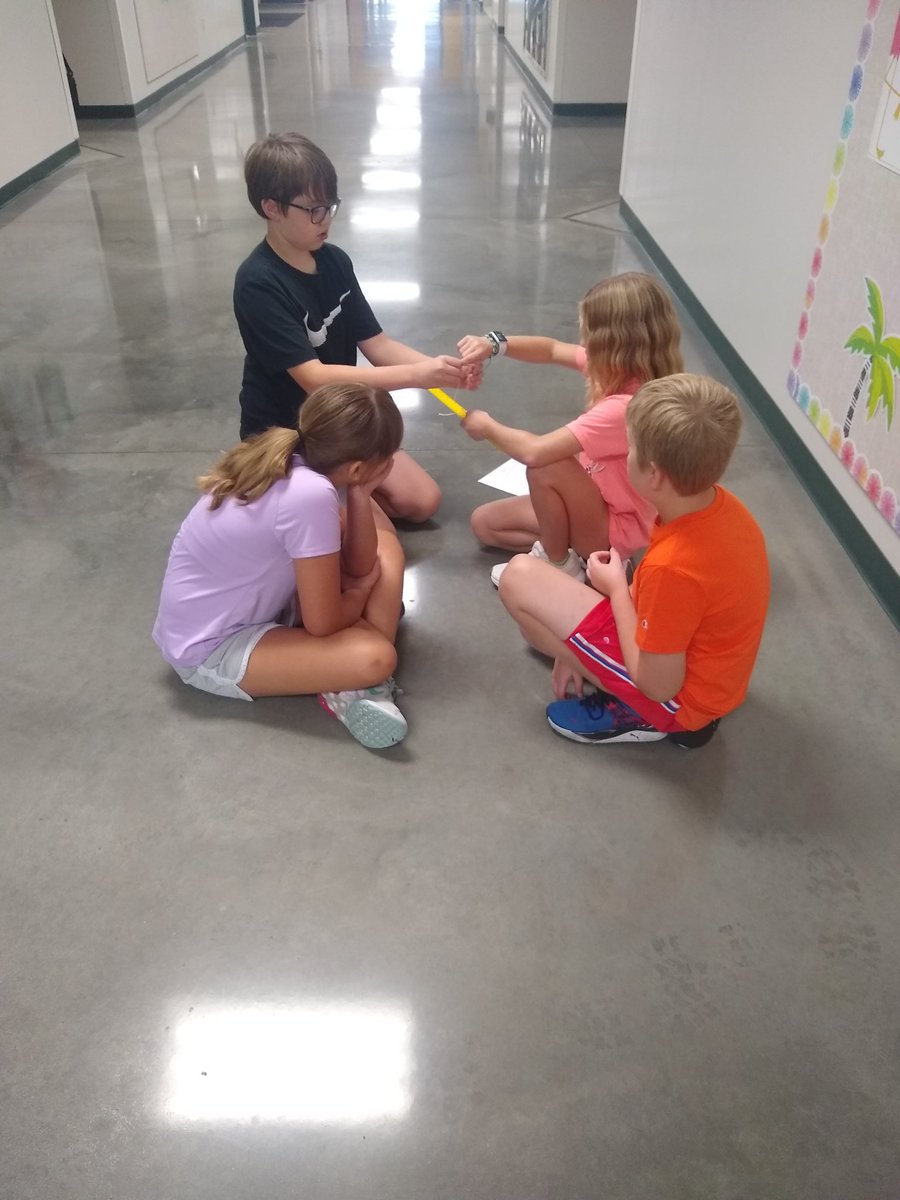 amymaledy's tweet photo. "How can you demonstrate gravity using a ruler, a paperclip, and a piece of string?" Students worked on answering this question in their science groups today. There were some great discussions! @DiscoveryEleme1 #mysci #5thgrade https://t.co/yUhuE5Nqui