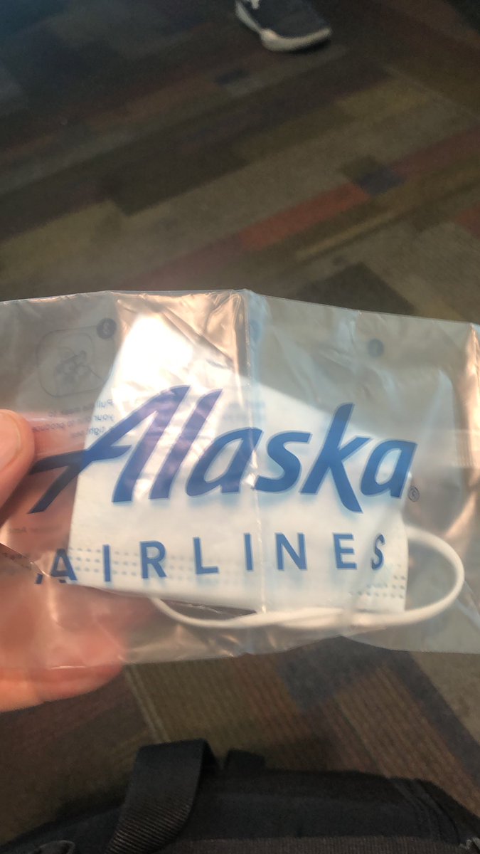 bfind74's tweet photo. I still prefer to wear a mask in crowded places like airplanes, but found myself without one today in #smf and you can’t buy them here anymore! Thanks @AlaskaAir staff person who gave me one from their personal supply. 🙏😷✈️ #Grateful https://t.co/SdoiZS0IHr