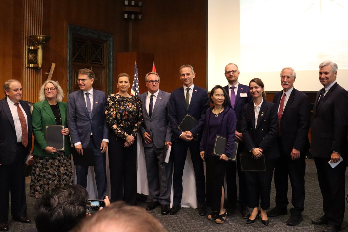 🇺🇸is expected to become a significant player within green hydrogen. Proud to launch the Green Hydrogren Alliance at our seminar on Capitol Hill today.I’m thrilled that🇩🇰&amp;🇺🇸partners commit to this new partnership aiming to advance green solutions &amp; pave the way for climate action.