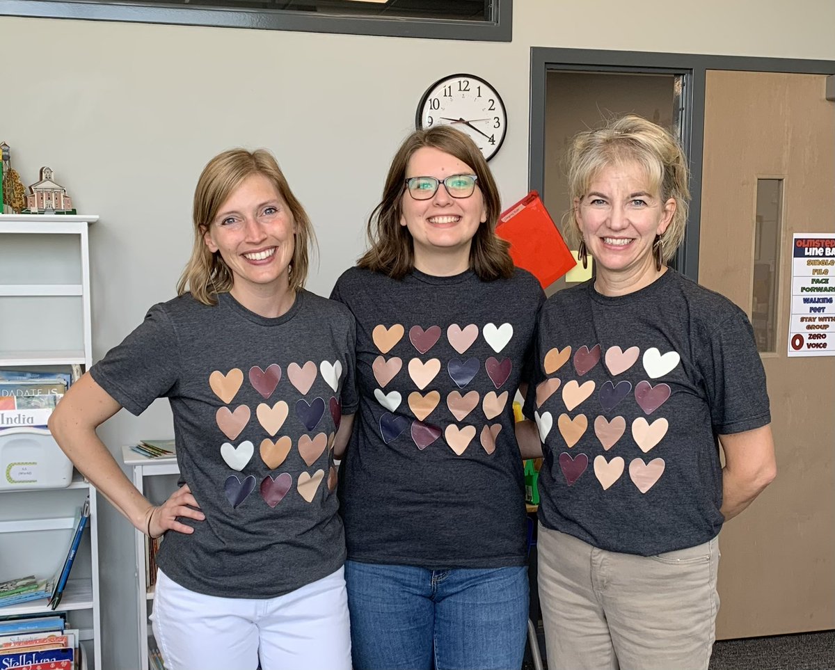 OLM_UCSD's tweet photo. Great photo of our amazing EL team and a true representation of Teaching All - Reaching All. ❤️💙 @JanelleKerr1 @UrbandaleCSD #UMatter https://t.co/h2eDbds1cA