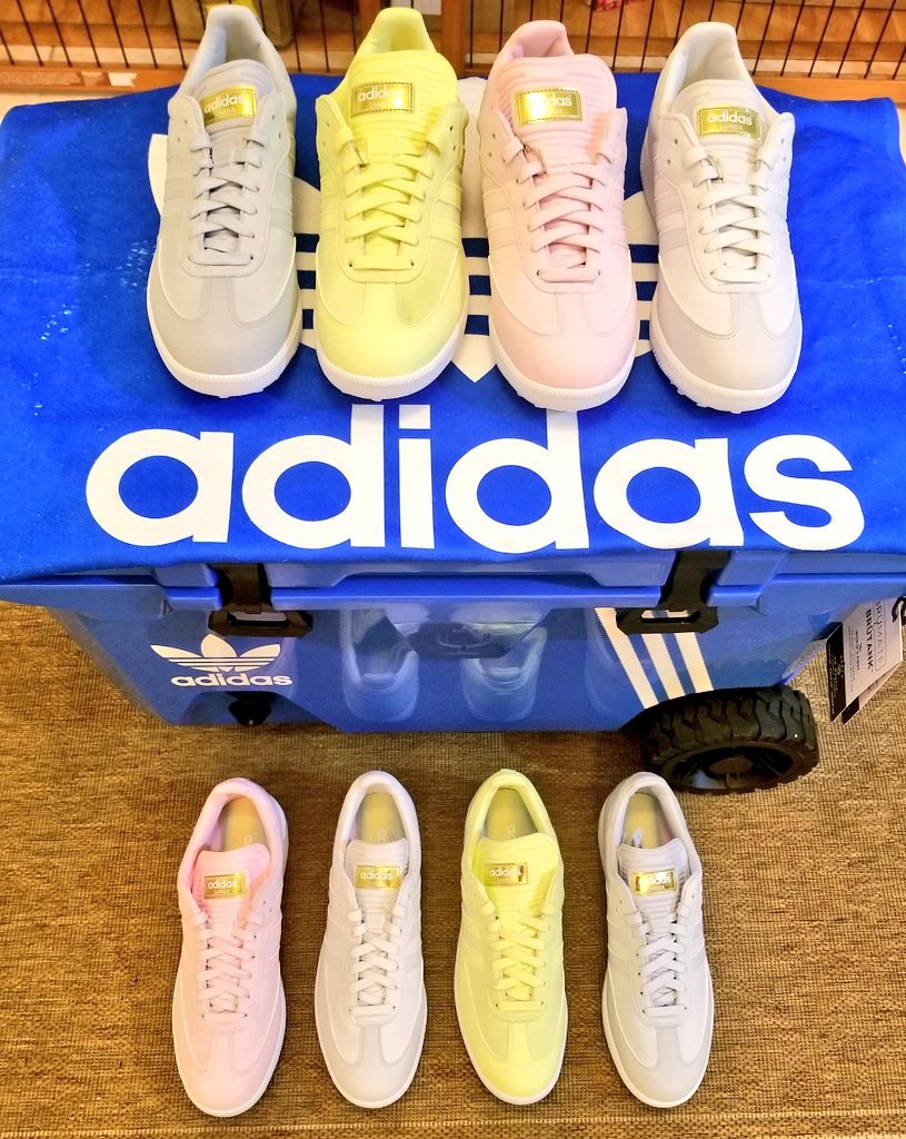 LinksNation's tweet photo. #GIVEAWAY no.2 - Lucky size @adidasGolf limited edition #Samba spikeless golf shoes. Just RT, tell us your size, follow us &amp; @adidasGolf. Winner gets choice of color - entry ends Sunday 9pm est. Good Luck. https://t.co/KcDW1gprWr