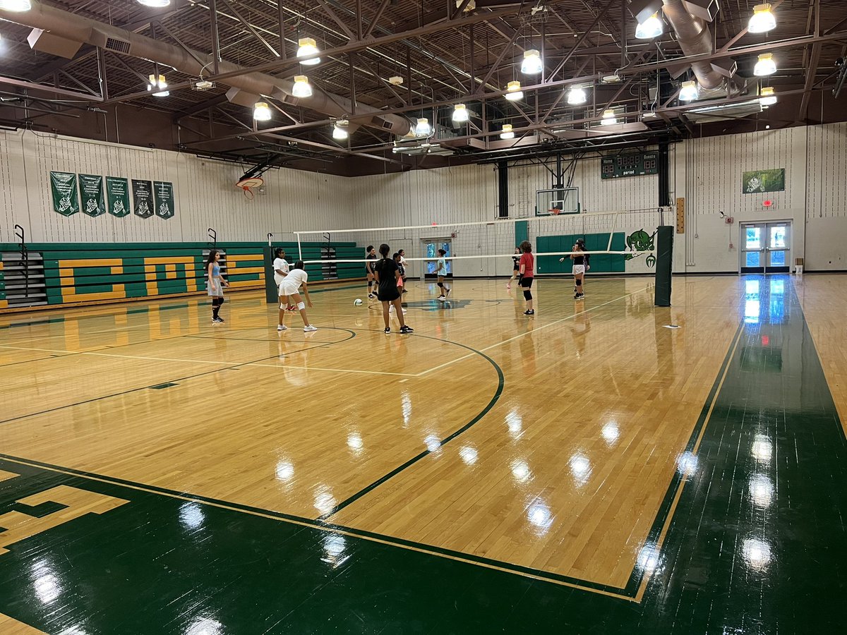 mlopez8science's tweet photo. After-school fun watching the cheerleaders (not pictured), volleyball and football 🏈 scrimmage @eastcarymiddle https://t.co/QUSKx257Rv