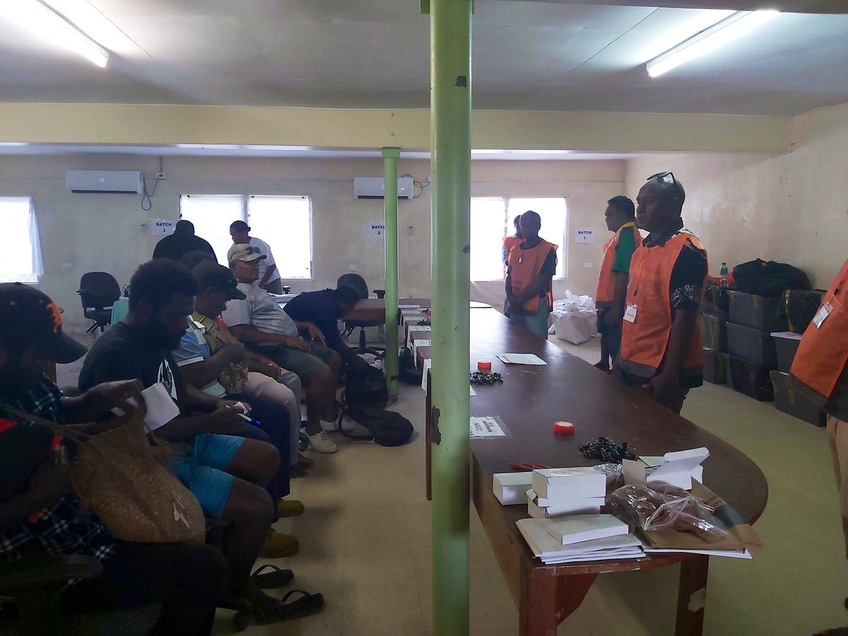 Counting for West Kwaio Constituency  is starting in few minutes time. 
Counting Agents , independent Obsecers and Counting Officials  in position waiting for the counting to starts.