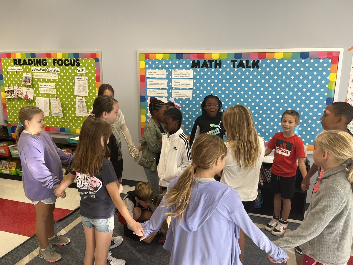Building classroom community isn’t just for the first week of school! We had fun playing “In and Around” from #sanfordharmony <a href="/SchoolBeaufort/">Beaufort Elementary School</a> #BEStschool #LightTheWay #SELMatters