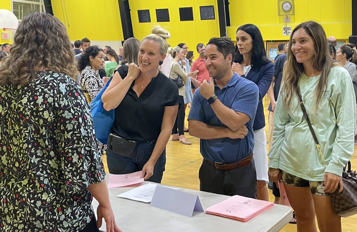 Dr_JS_Cascone's tweet photo. An emblematic image from tonight’s 1st back-to-school night at Village School. Parents/guardians &amp; educators sharing stories and smiles about the little people for whom they both care deeply. Let us strive to continue to find ways to meaningfully engage &amp; connect! @HolmdelSchool https://t.co/Qd5kpHCwdm