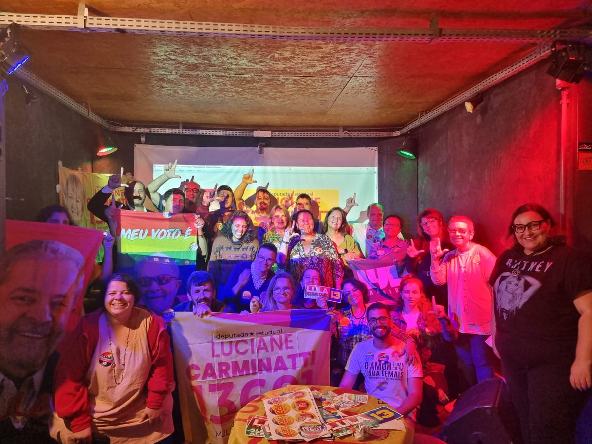 caemartins's tweet photo. Como é bom caminhar ao lado de pessoas que semeiam sonhos e colocam a mão na massa para ver acontecer suas utopias.

Como é bom poder lutar ao lado de quem tem trabalho, ação, compromisso e resultado. 

Como é bom caminhar com o #TimeDaLu13601 https://t.co/VPeD5yJbVb