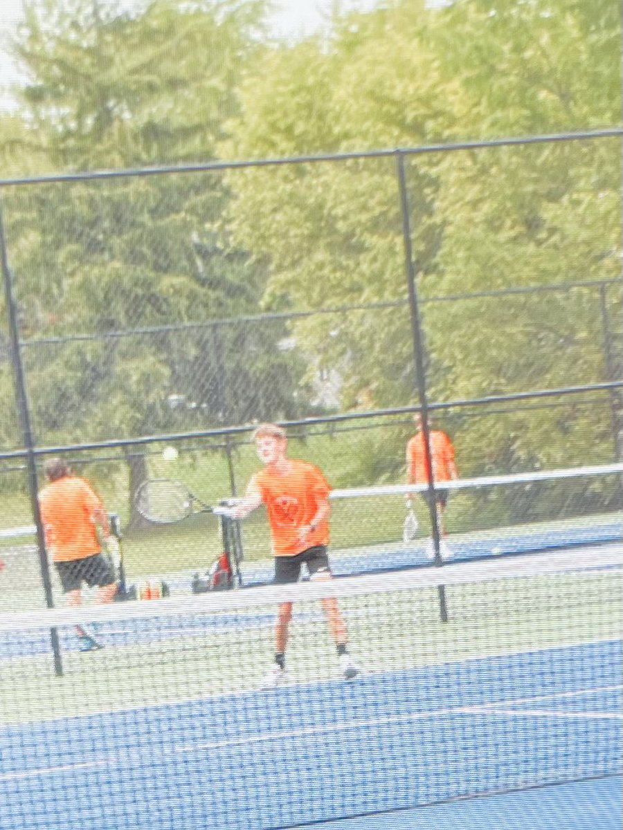 Wabash wins at home tonight over TRC foe Whitko 3-2.  Wins came at 3 singles, 1 and 2 dubs.  Go Apaches🎾 #wearewabash #theapacheway