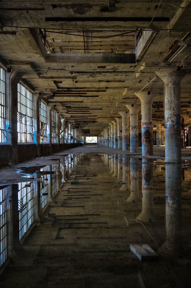 philly_suspect's tweet photo. 🪞”Forsaken Reflections”🪞

My first collection on @foundation has been burned.

It has now been RE-MINTED using @manifoldxyz ✨

▫️3 Unique 1/1 NFTs

▫️0.25 ETH Auction Reserve

https://t.co/7mdAzWxhAk

#nftphotography https://t.co/jqbWwUu0Zh