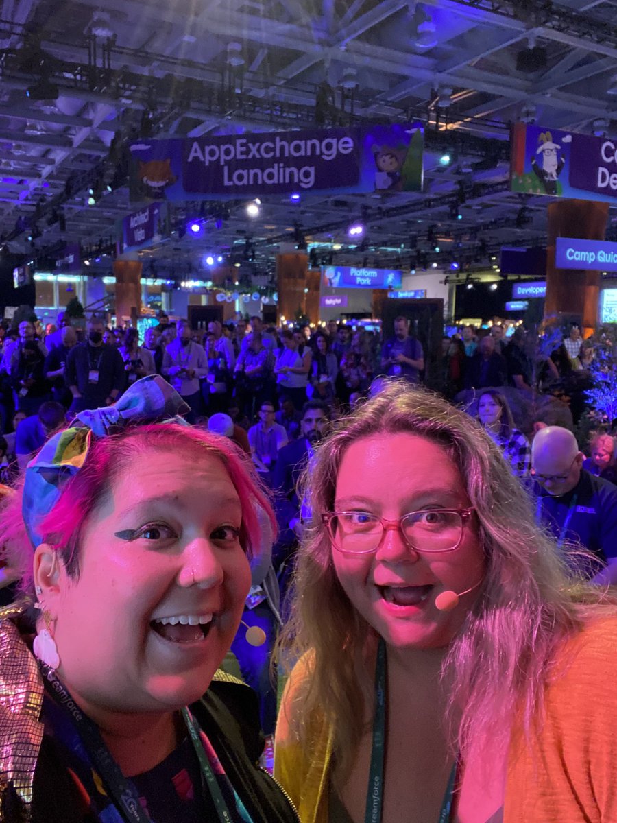 zazamataz's tweet photo. Another killer session on must have @appexchange apps for @SalesforceAdmns with my gal @hollymrushton! #pawesome #appyness #df22 https://t.co/433ycjI8qd