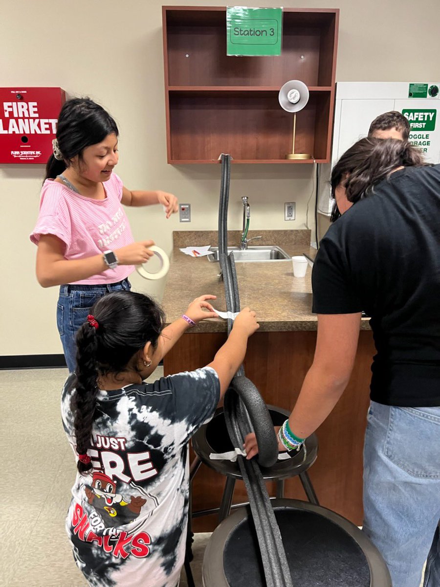 MKMSScience's tweet photo. Our 6th graders have been working together to build roller coasters in order to calculate average speed and gain a better understanding of potential and kinetic energy! @KendrickBroncos @PISDMSScience @PISDMIDDLE https://t.co/Q3ML1F3SlU