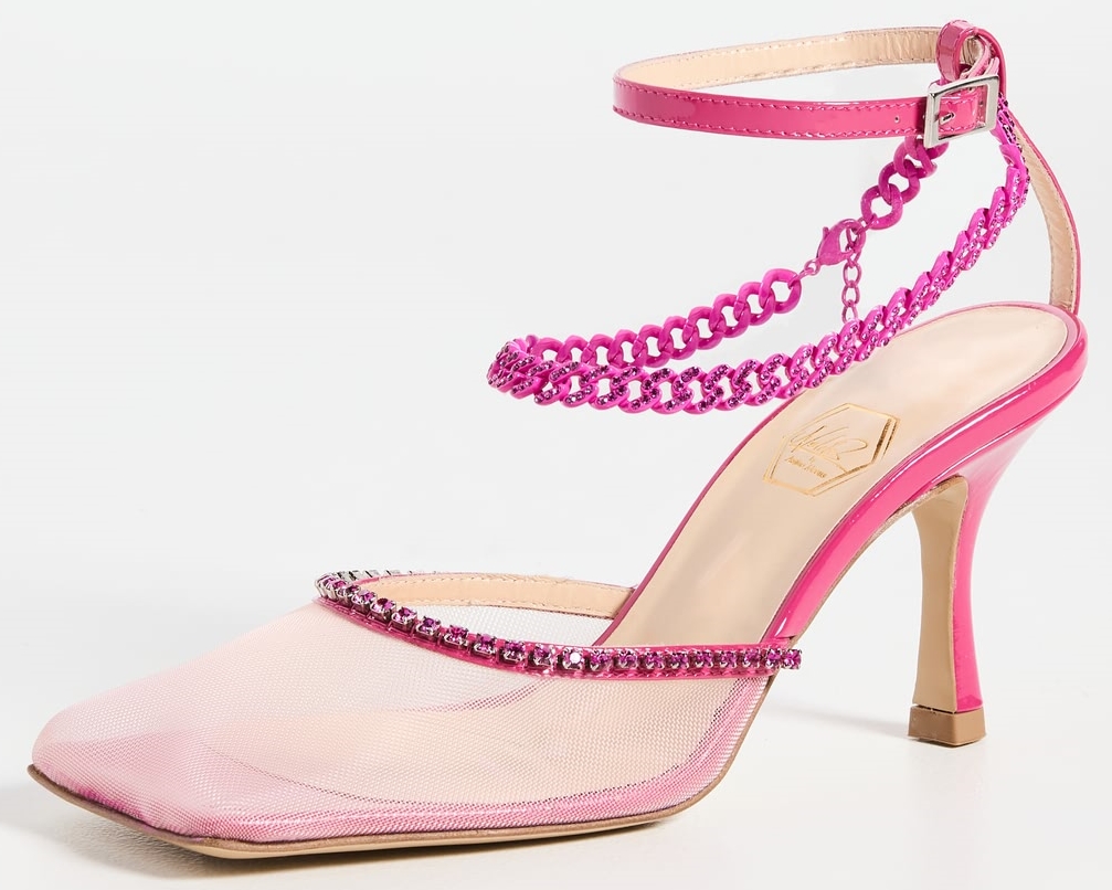 yournextshoes's tweet photo. Nude today on YNS, Nalebe's nude and pink Stellar pumps feature a mesh vamp adorned with shimmering crystals. Made in Italy, this elegant pair is finished with an embellished chain ankle strap https://t.co/k50BnxSLwu https://t.co/PvntlZuBSQ