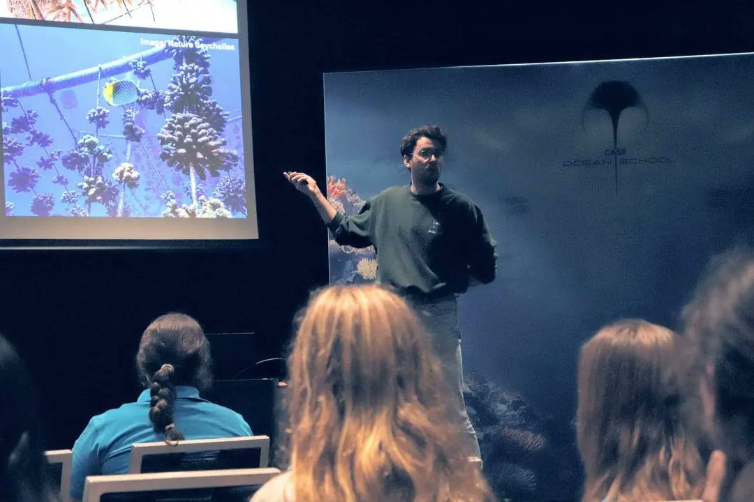 BrettM_Lewis's tweet photo. I recently had the pleasure of presenting to diverse groups of national and international students at @ActuraAustralia very first Ocean Camp! 🐬🐬 Hosted, in part, at @QUT
A big TY to the students for being so present and asking so many questions!
#qutstem #stem #oceans https://t.co/MYzHKsCZUc