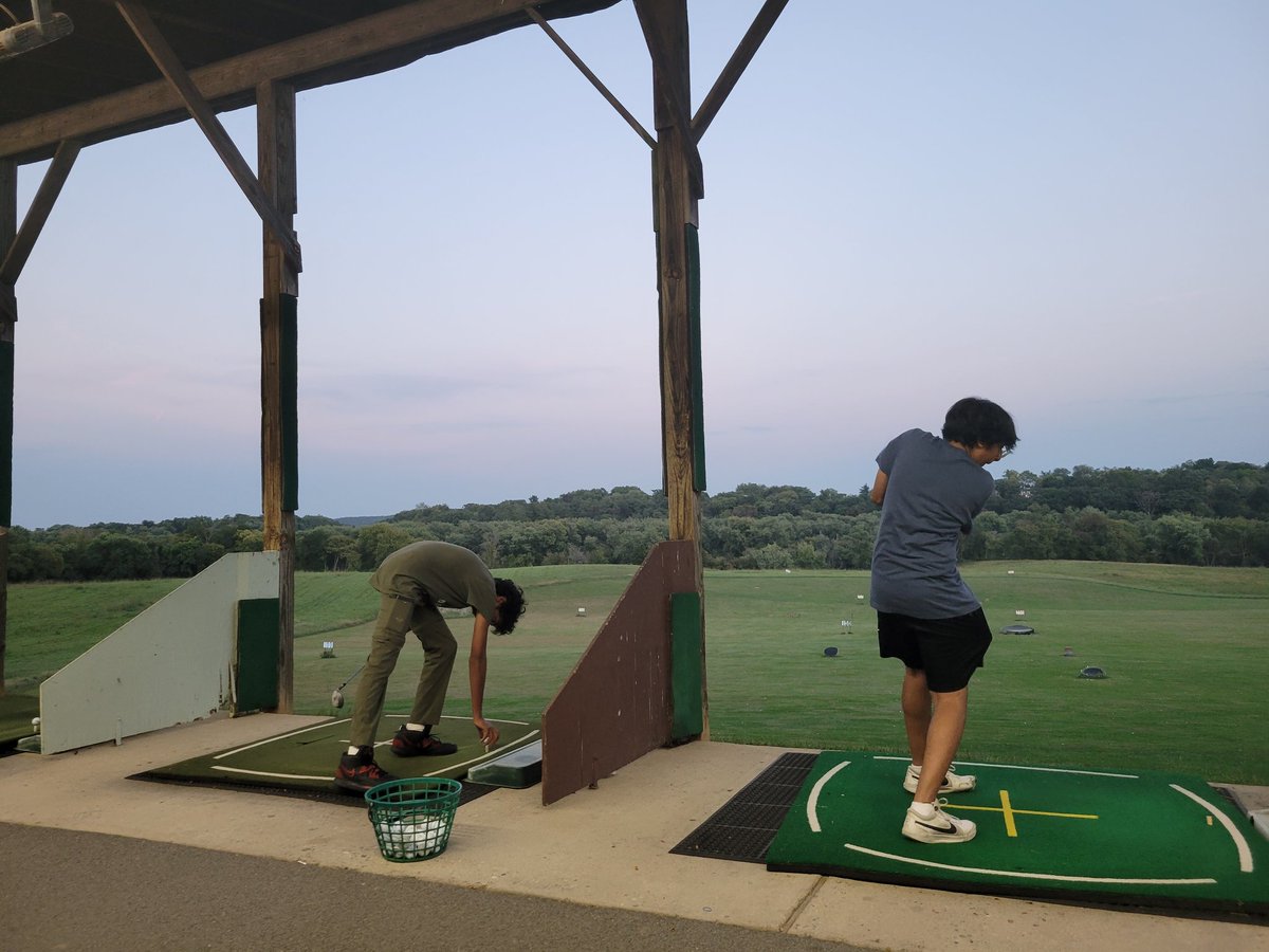 Troop470's tweet photo. Introducing our Scouts to the wonderful world of golf tonight at the Interstate 70 Driving Range! @NCACBSA @BSANCAC @boyscouts #ScoutsBSA https://t.co/5e4mi7Wjcx