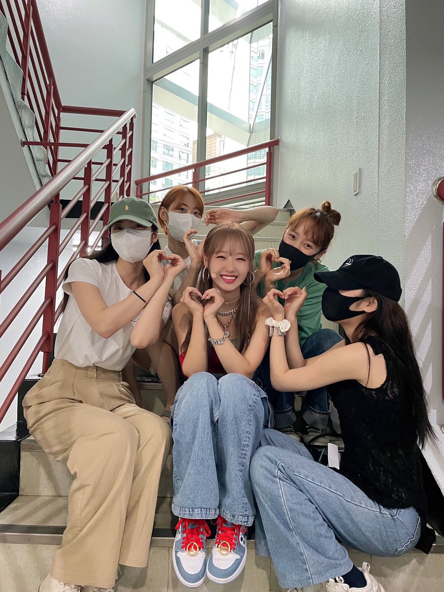 [#최유정] 아스트로·선미·청하·김제덕 선수…최유정, 첫 솔로 활동에 응원 릴레이

▶ naver.me/GUDxrKM6

#NEWS #CHOIYOOJUNG #Sunflower #선플라워 #Sunflower_PEL  
#WekiMeki  #위키미키