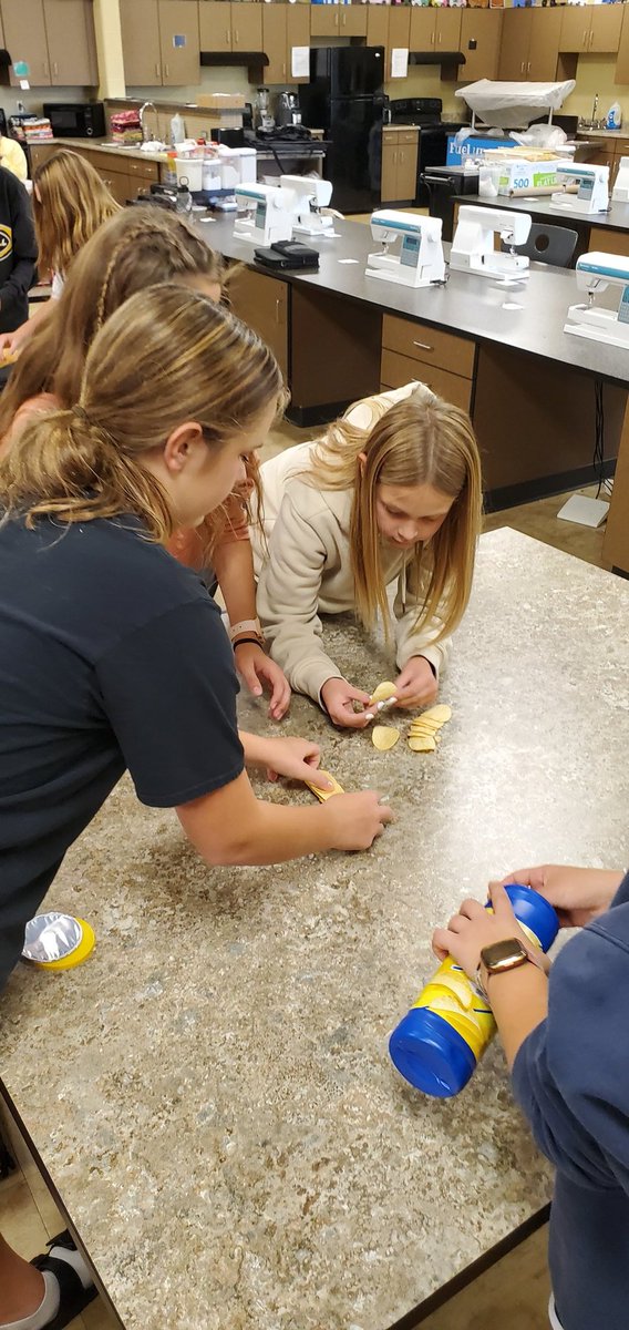 KKuhse's tweet photo. FCCLA team building activity with the Pringles Challenge. https://t.co/xMa9TDGscu