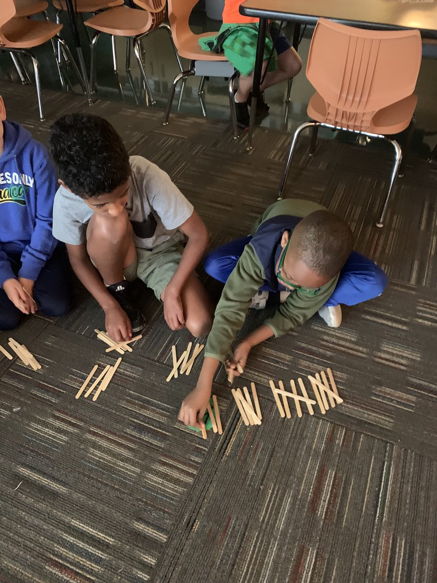 MrsBacklundSGR's tweet photo. Building and learning about tally marks with popsicle sticks! @sgrspuds https://t.co/filx6clb3K