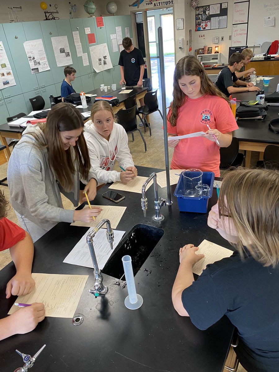 wdhsbowles's tweet photo. 2 labs equals 2 times the fun! Environmental students studying energy transfer and biomagnification! #wdbobcats #envisci #energyinquiry https://t.co/rYWRuWGN8f