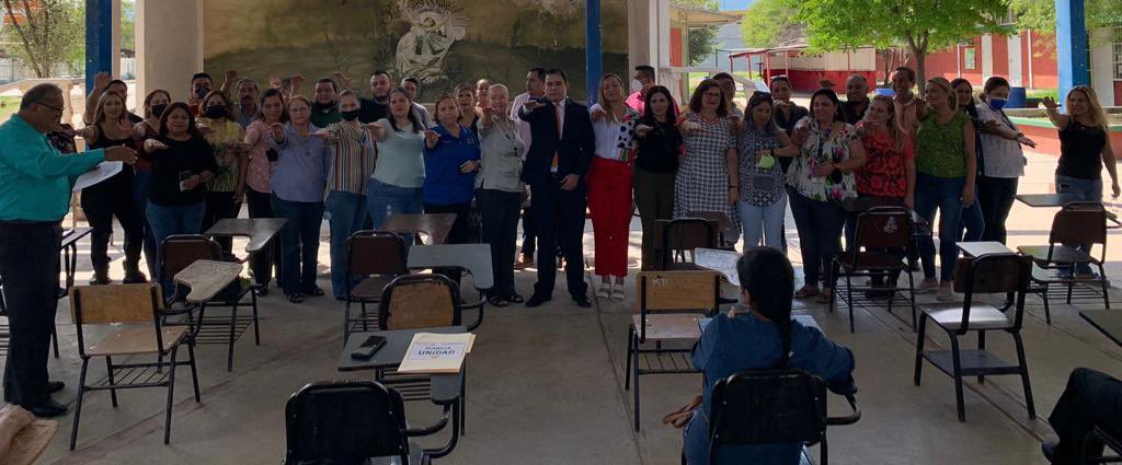 SNTE21's tweet photo. #UnoSomosTodos🙋♀️
#TodosSomosUno🙋♂️
A través de ejercicios democráticos que fortalecen la vida sindical de la #Sección21🟠 del #SNTE📚, las Delegaciones #DI121, #DI217 y los Centros de Trabajo #CT374 y #CT39 del nivel de Preescolar, así como la #DII5 y #CT55 de https://t.co/LWE4b6IovI