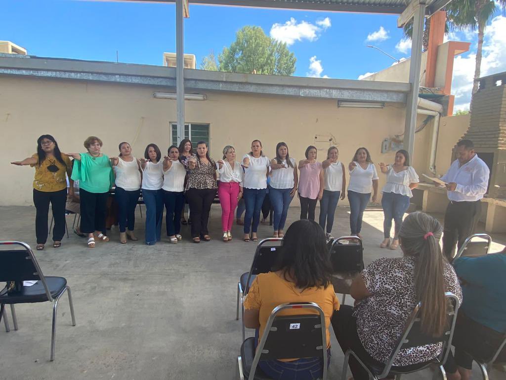 SNTE21's tweet photo. #UnoSomosTodos🙋♀️
#TodosSomosUno🙋♂️
A través de ejercicios democráticos que fortalecen la vida sindical de la #Sección21🟠 del #SNTE📚, las Delegaciones #DI121, #DI217 y los Centros de Trabajo #CT374 y #CT39 del nivel de Preescolar, así como la #DII5 y #CT55 de https://t.co/LWE4b6IovI
