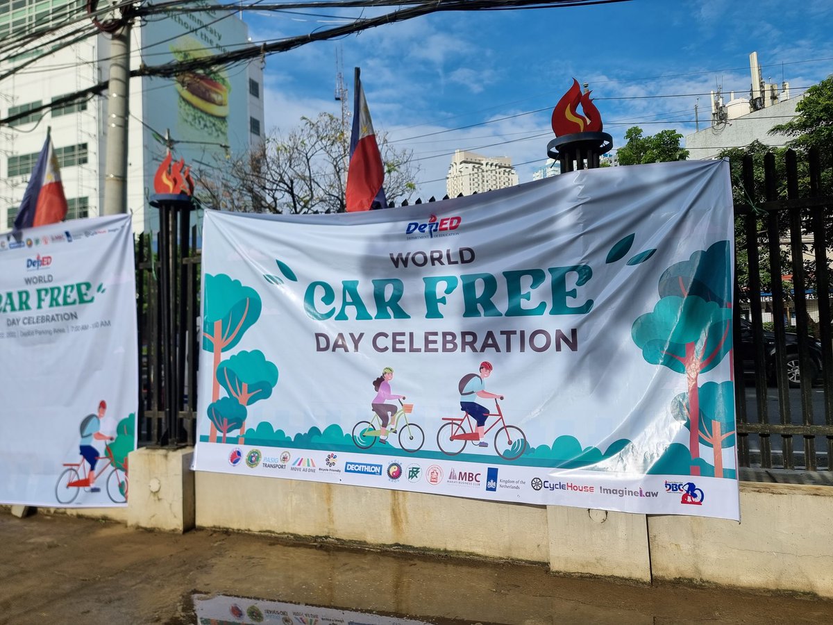 MoveAsOnePH's tweet photo. We're here at the Department of Education Central Office celebrating World Car Free Day 2022! #CarFreeDay2022 https://t.co/EOjuxCN2CD