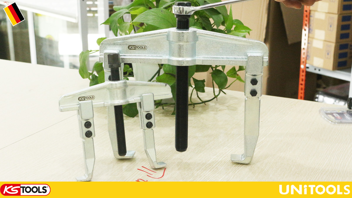 ks_tools's tweet photo. Cảo 2 chấu, Vam tháo bi 2 chấu cũng giống như các loại khác trên thị trường. Phân biệt chủ yếu bằng số lượng chân hoặc số lượng mấu cảo. 

Xem chi tiết: https://t.co/LaB5TGPIhq https://t.co/MmzWKWuej9
